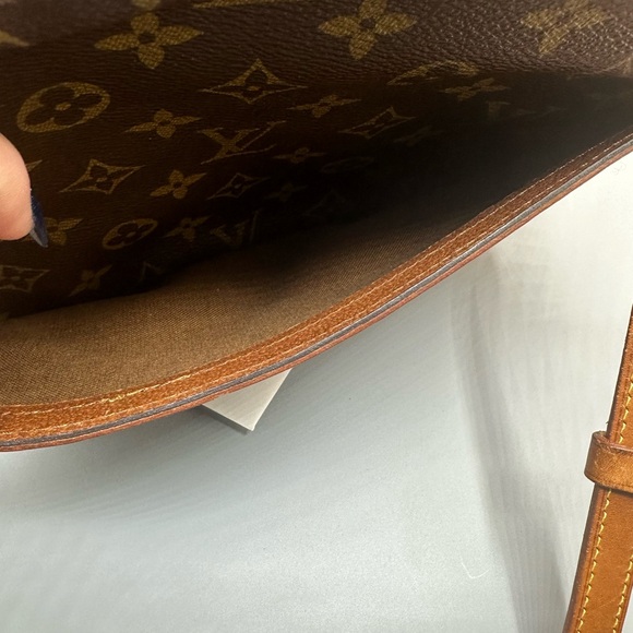 Louis Vuitton Senlis VINTAGE - Picture 12 of 12